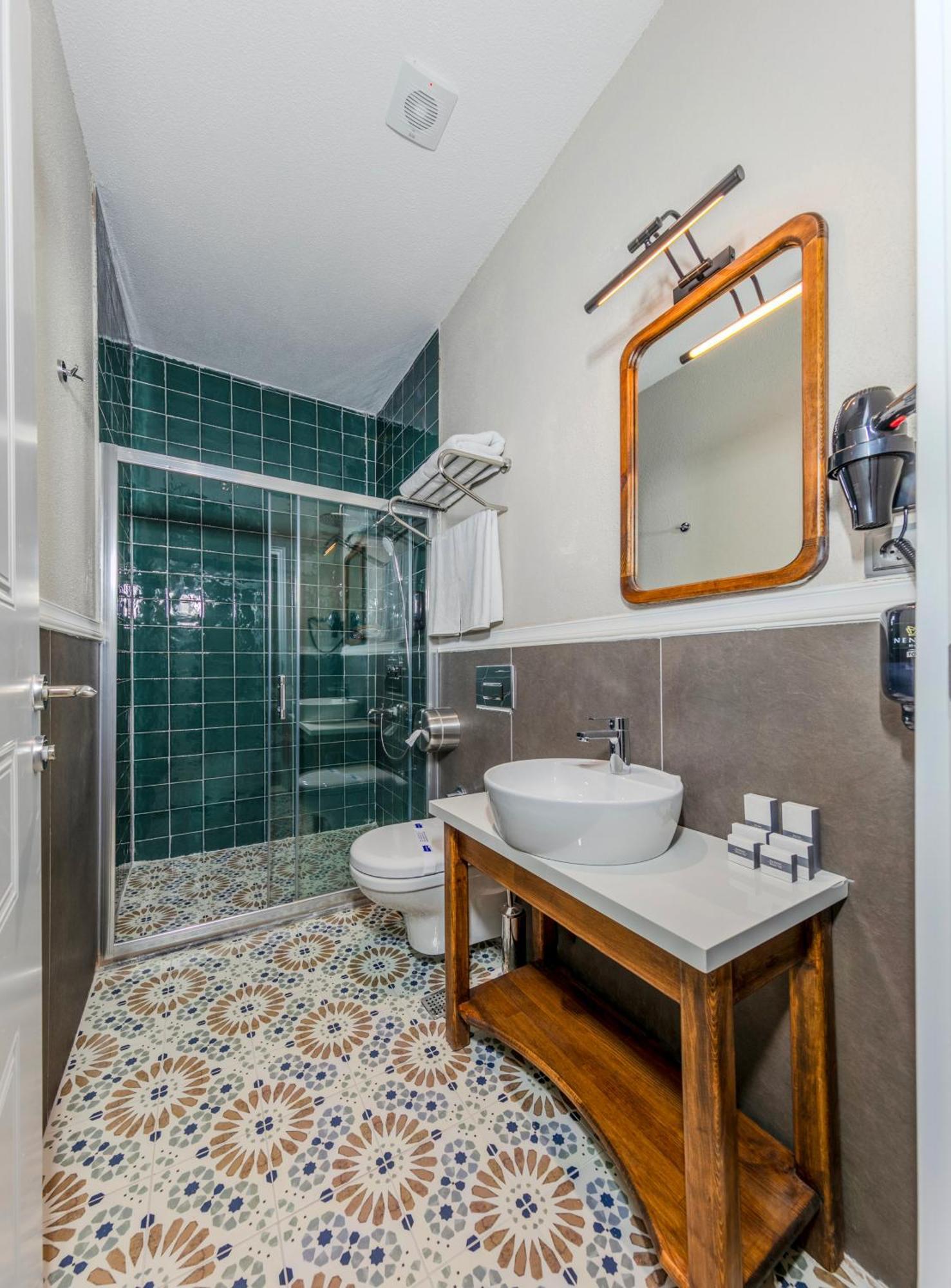 Nenessa Airport Hotel Arnavutkoy Bagian luar foto